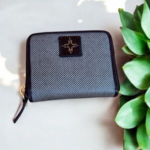 India Hicks Shuffle and Deal Wallet grey black zipper